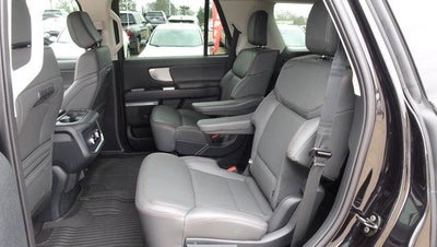 2025 Ford Expedition Active 4x2