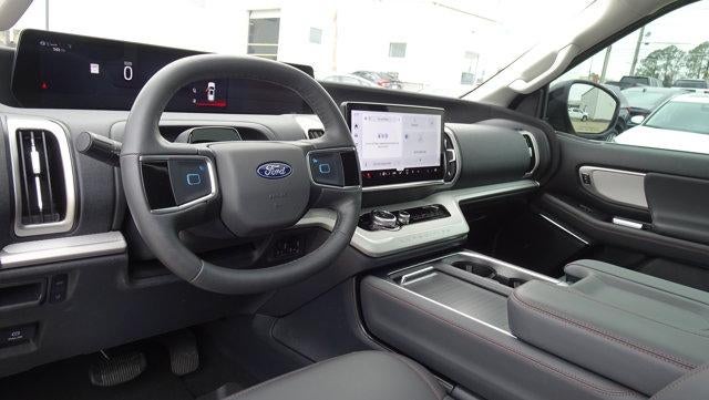 2025 Ford Expedition Active 4x2