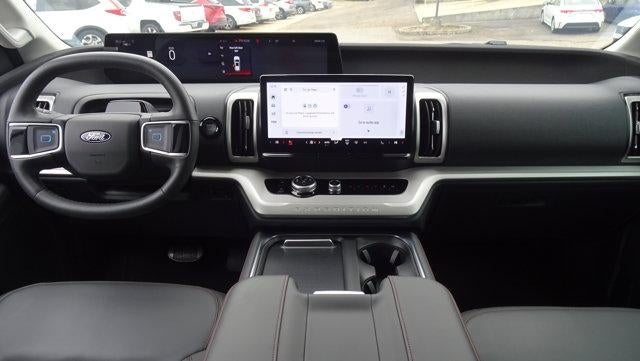 2025 Ford Expedition Active 4x2