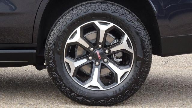 2025 GMC Yukon 4WD 4dr AT4