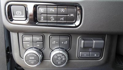 2025 GMC Yukon 4WD 4dr AT4