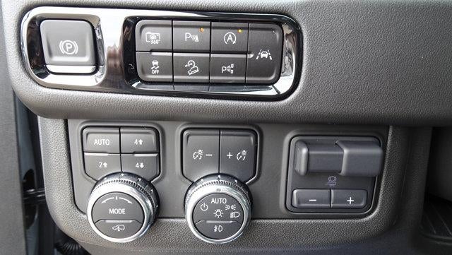 2025 GMC Yukon 4WD 4dr AT4