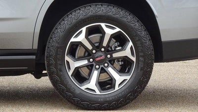 2025 GMC Yukon 4WD 4dr AT4