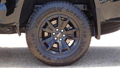 2022 GMC Canyon Crew Cab Short Box 4-Wheel Drive AT4 w/Leather