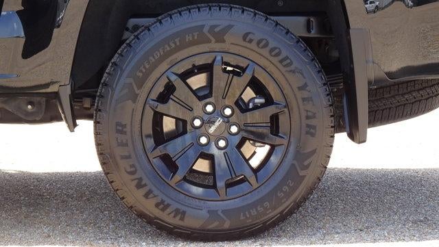 2022 GMC Canyon Crew Cab Short Box 4-Wheel Drive AT4 w/Leather