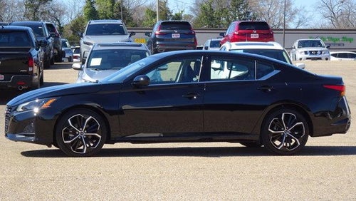 2025 Nissan Altima SR FWD