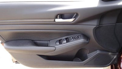 2024 Nissan Altima 2.5 SV Sedan