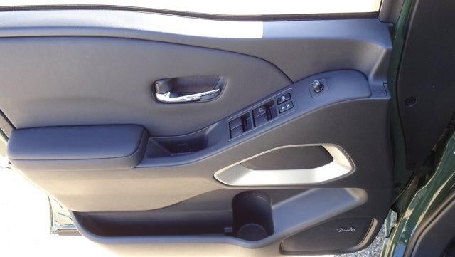 2024 Nissan Frontier Crew Cab 4x2 SL