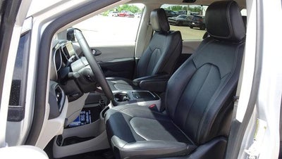 2024 Chrysler Pacifica Touring L FWD