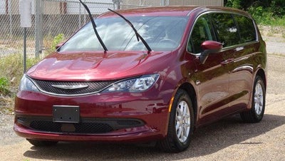 2023 Chrysler Voyager LX FWD
