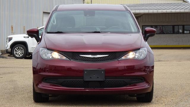 2023 Chrysler Voyager LX FWD