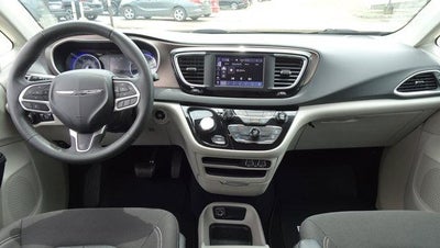 2023 Chrysler Voyager LX FWD