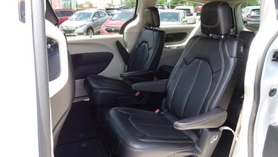 2020 Chrysler Voyager LXI FWD