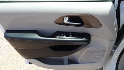 2020 Chrysler Voyager LXI FWD