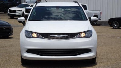2020 Chrysler Voyager LXI FWD