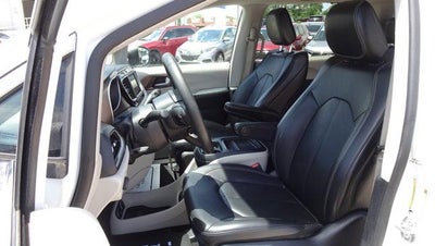 2020 Chrysler Voyager LXI FWD