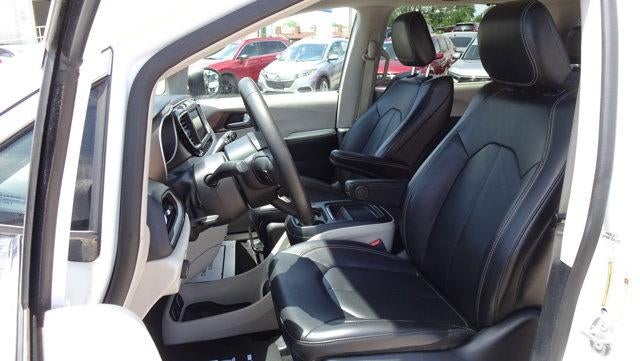2020 Chrysler Voyager LXI FWD