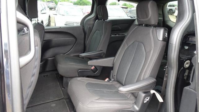 2021 Chrysler Pacifica Touring FWD