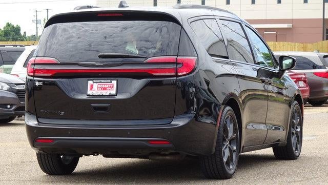2021 Chrysler Pacifica Touring FWD