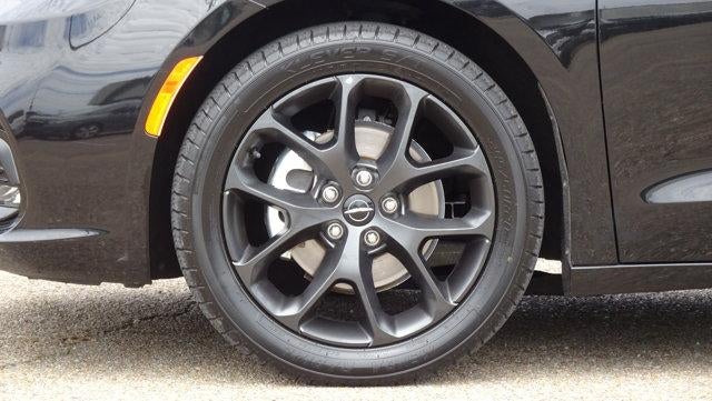 2021 Chrysler Pacifica Touring FWD