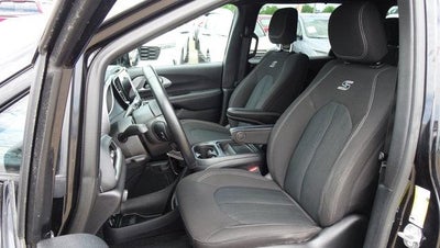 2021 Chrysler Pacifica Touring FWD