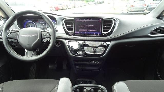 2021 Chrysler Pacifica Touring FWD