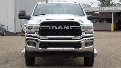 2024 RAM 3500 Tradesman 4x4 Crew Cab 8' Box