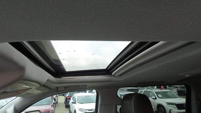 2017 Chevrolet Silverado 1500 Crew Cab Short Box 2-Wheel Drive High Country