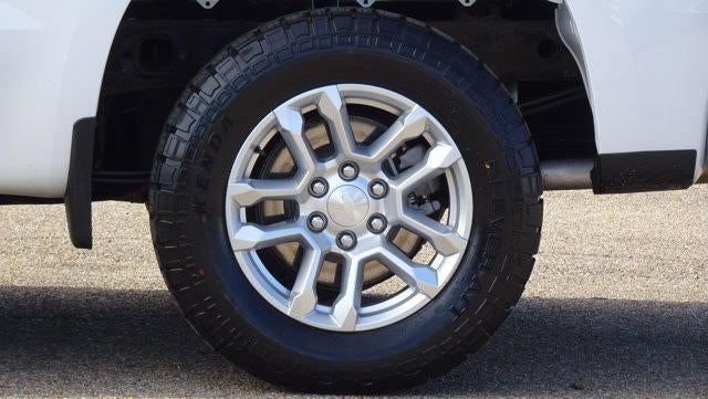 2022 Chevrolet Silverado 1500 Crew Cab Short Box 4-Wheel Drive LT 1LT