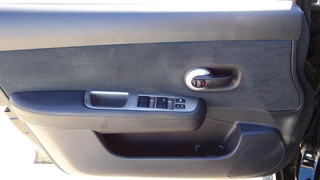2011 Nissan Versa 5dr HB I4 Auto 1.8 S