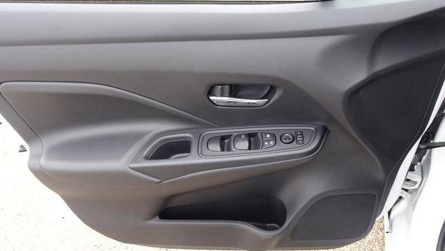 2023 Nissan Versa SV CVT