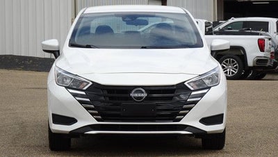 2023 Nissan Versa SV CVT