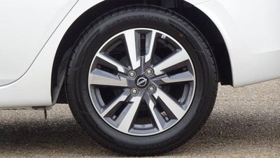 2023 Nissan Versa SV CVT