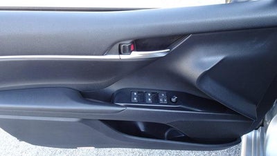 2019 Toyota Camry SE Auto (SE)