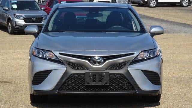 2019 Toyota Camry SE Auto (SE)