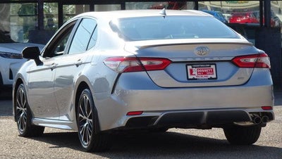 2019 Toyota Camry SE Auto (SE)