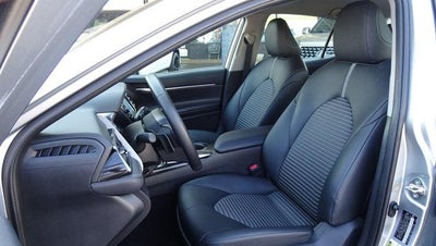 2019 Toyota Camry SE Auto (SE)