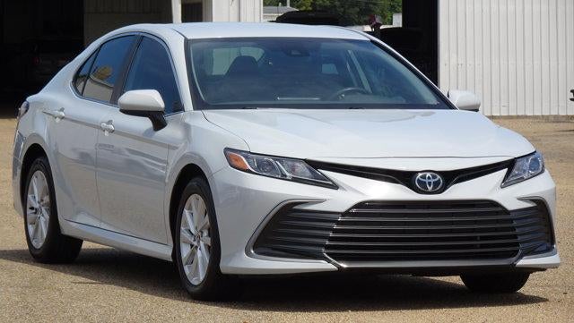 2024 Toyota Camry LE Auto (SE)