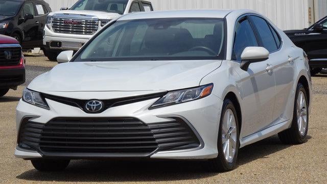 2024 Toyota Camry LE Auto (SE)