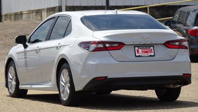 2024 Toyota Camry LE Auto (SE)