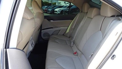 2020 Toyota Camry XLE Auto (SE)