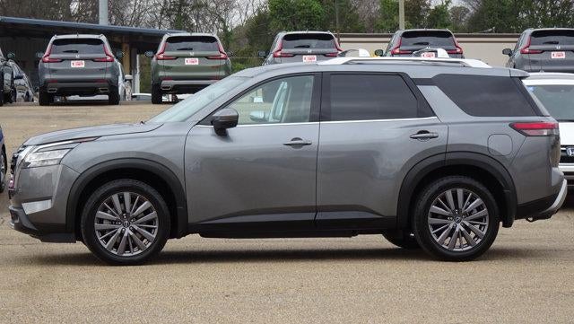 2022 Nissan Pathfinder SL 2WD