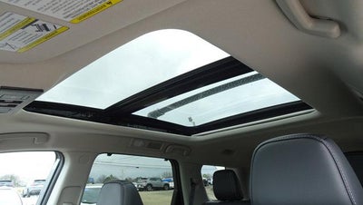 2022 Nissan Pathfinder SL 2WD