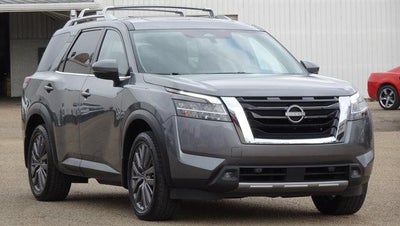 2022 Nissan Pathfinder SL 2WD