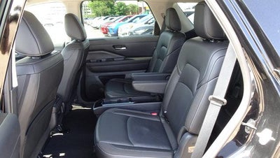 2025 Nissan Pathfinder SL 2WD