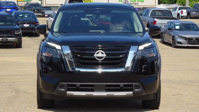 2025 Nissan Pathfinder SL 2WD