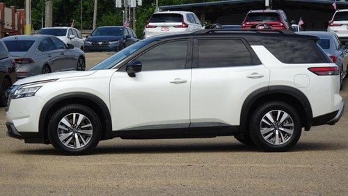 2022 Nissan Pathfinder SL 4WD