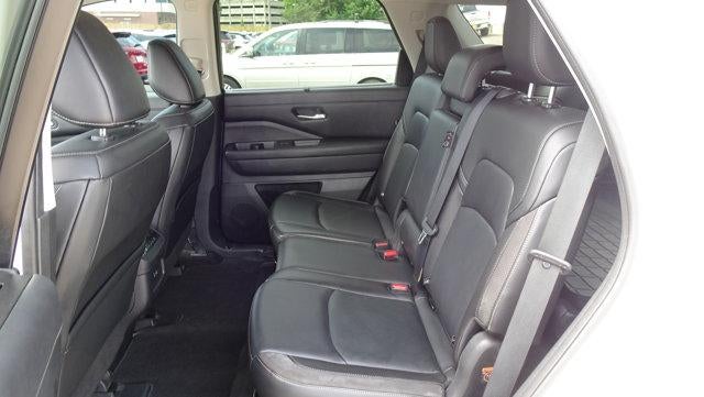 2022 Nissan Pathfinder SL 4WD