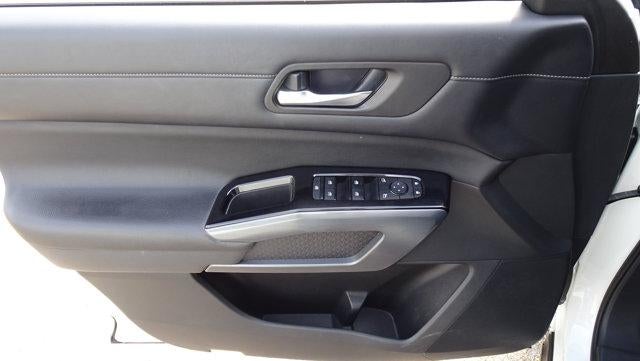2022 Nissan Pathfinder SL 4WD