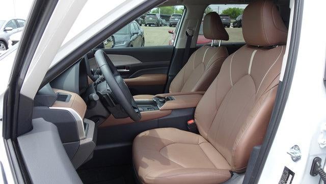 2025 Toyota Grand Highlander Platinum AWD (Natl)